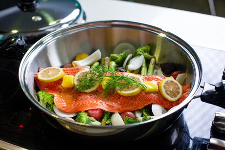 SaladMaster 9 Quart Braiser Pan with Cover - Image 3