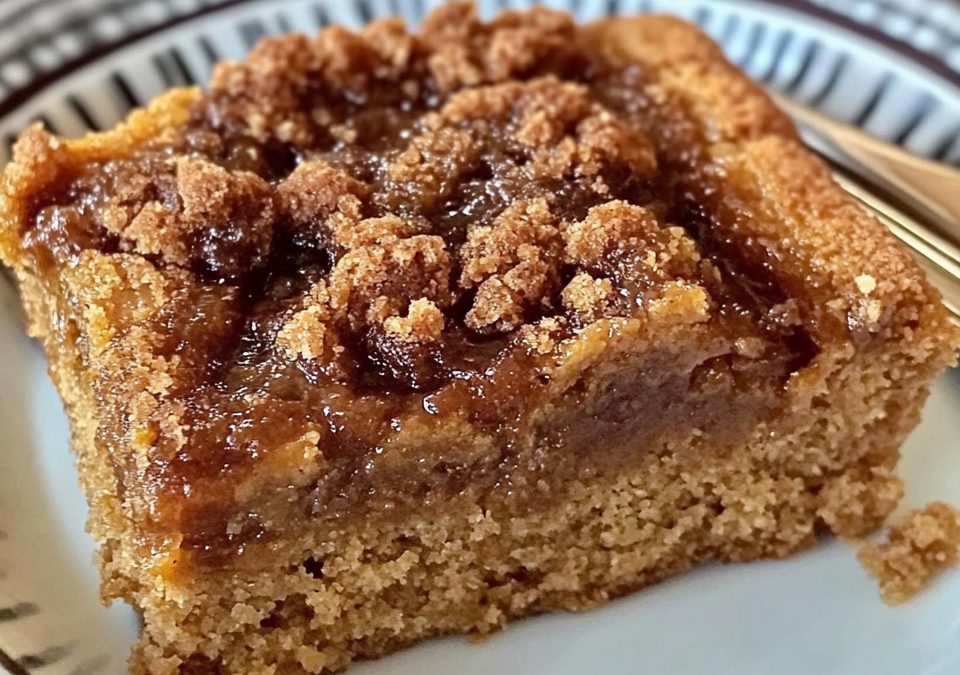 Keto Pumpkin Crunch Cake