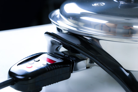 SaladMaster 12 inch Stainless Steel Electric Oil Core Skillet with Cover - Image 4