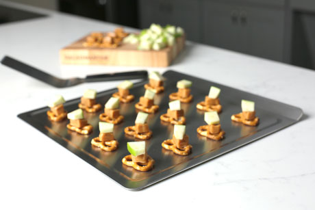 SaladMaster 2 Piece Baking Sheet Set - Image 3