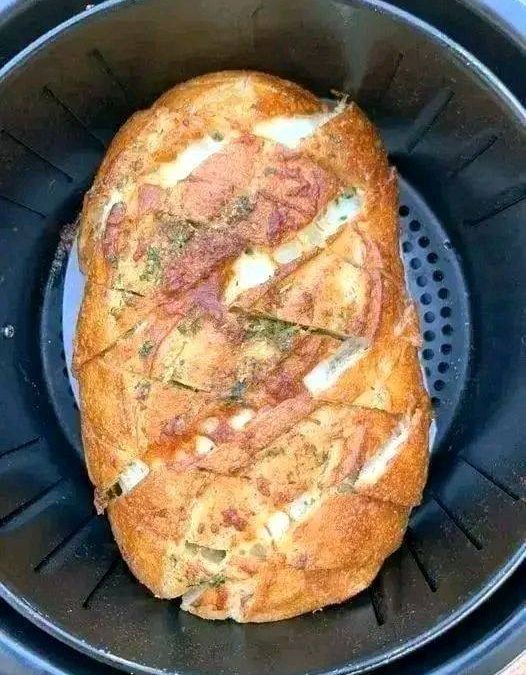 Air Fryer Pull Apart Cheese Garlic Bread