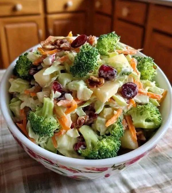 Creamy Crunchy Broccoli Apple Slaw