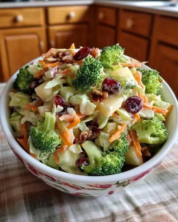 Creamy Crunchy Broccoli Apple Slaw