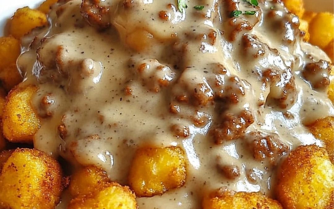 Crispy Tater Tot Bowl with Creamy Beef Gravy